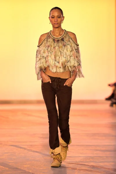 Look 8